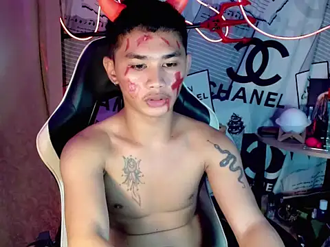 Snapshot of asianhardcock25 chatting on 11.01.25 asianhardcock25 online show from 11.01.25