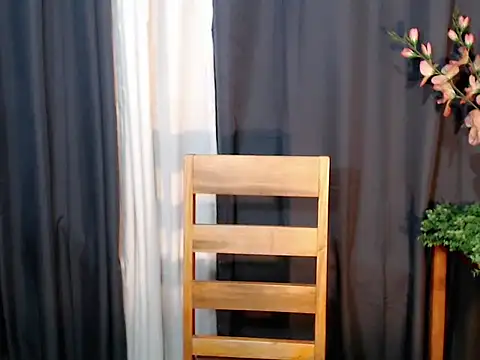 Snapshot of queen_staceyy chatting on 11.28.25 queen staceyy online show from 11.28.25