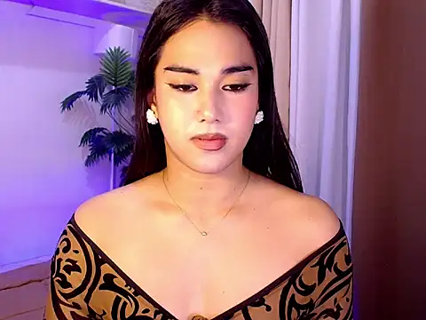 Snapshot of magnificent_kitana chatting on 04.30.26 magnificent kitana online show from 04.30.26