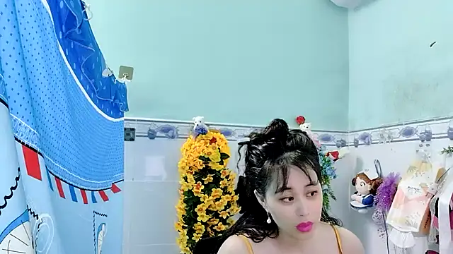 Snapshot of emgaixinhngoan chatting on 10.03.25 emgaixinhngoan online show from 10.03.25