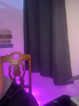 Snapshot of xo_mixy chatting on 11.18.25 xo mixy online show from 11.18.25