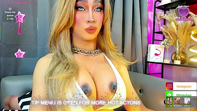Snapshot of UrGoddess_xx chatting on 07.29.26 UrGoddess xx online show from 07.29.26
