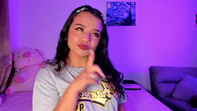 Shophie thoopson online show from 02.24.26