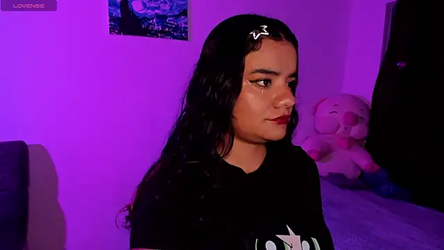 Shophie thoopson online show from 04.16.26