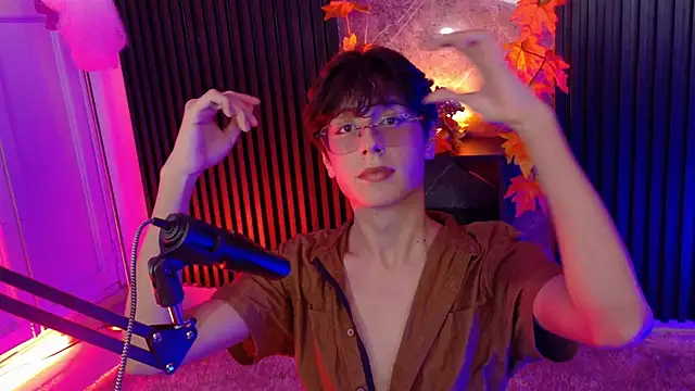 Snapshot of luixdust_ chatting on 10.02.25 luixdust online show from 10.02.25