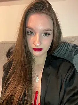 Snapshot of AdelinaEmber chatting on 09.29.25 AdelinaEmber online show from 09.29.25