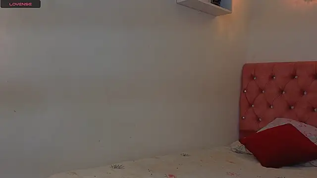 Kyra Honey online show from 10.07.25