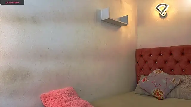 Kyra Honey online show from 11.08.25