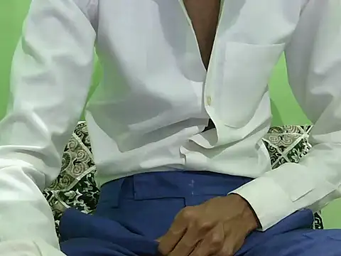 Snapshot of rockyy23boy chatting on 10.29.25 rockyy23boy online show from 10.29.25