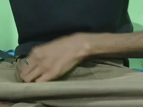 Snapshot of rockyy23boy chatting on 12.18.25 rockyy23boy online show from 12.18.25