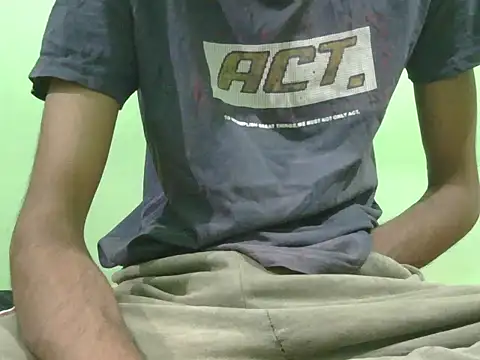 Snapshot of rockyy23boy chatting on 12.21.25 rockyy23boy online show from 12.21.25