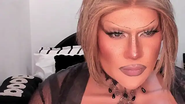 Snapshot of MistressDuhara chatting on 05.17.26 MistressDuhara online show from 05.17.26