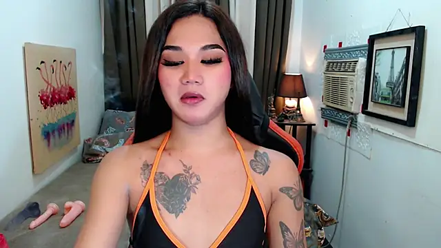 Snapshot of lil_fantacy chatting on 10.07.25 lil fantacy online show from 10.07.25