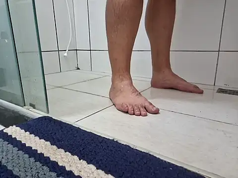 Snapshot of BathToys chatting on 09.15.25 BathToys online show from 09.15.25