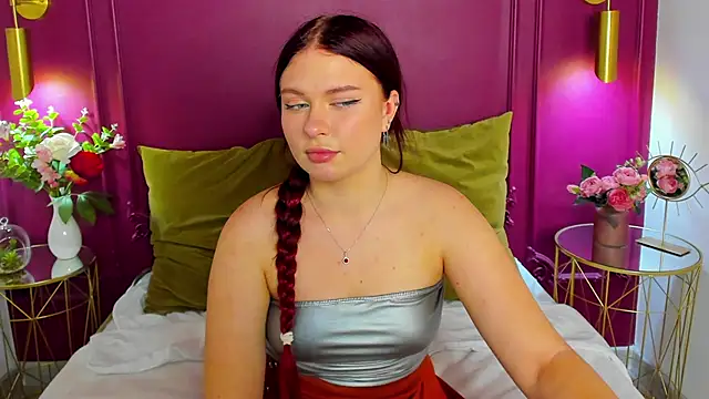 Snapshot of LizyBex chatting on 10.15.25 LizyBex online show from 10.15.25