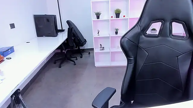 Snapshot of megan_bigboobs_ chatting on 10.25.25 megan bigboobs online show from 10.25.25