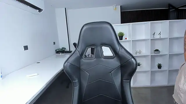 Snapshot of megan_bigboobs_ chatting on 11.08.25 megan bigboobs online show from 11.08.25