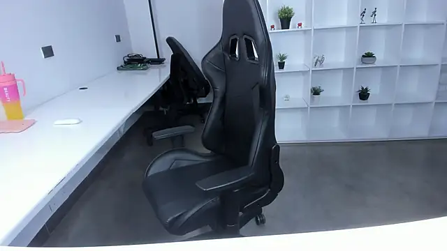 Snapshot of megan_bigboobs_ chatting on 11.12.25 megan bigboobs online show from 11.12.25