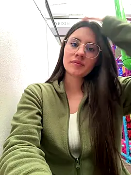 Isabella21  online show from 09.15.25