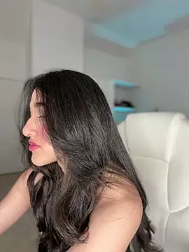 Snapshot of julieta_jhonss chatting on 06.18.26 julieta jhonss online show from 06.18.26