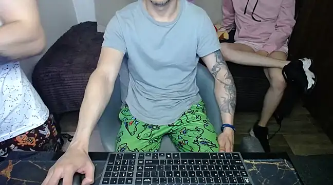 bossking017 online show from 02.21.25