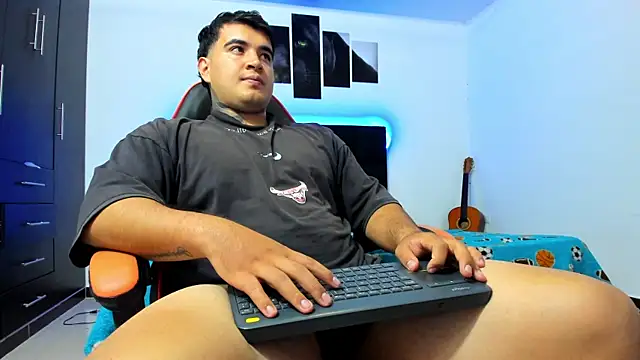 Snapshot of thiago__cp01 chatting on 03.20.26 thiago cp01 online show from 03.20.26