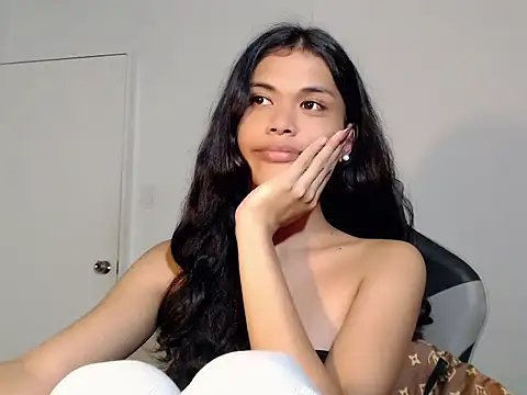 Snapshot of urcurlydiva chatting on 12.02.25 urcurlydiva online show from 12.02.25