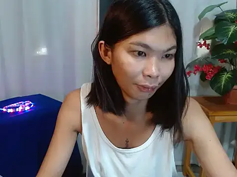 Snapshot of laura_leeforever chatting on 06.18.26 laura leeforever online show from 06.18.26