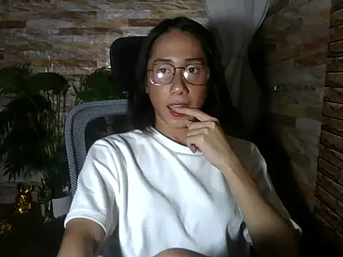 Snapshot of Bakoshnimobayot chatting on 11.22.25 Bakoshnimobayot online show from 11.22.25