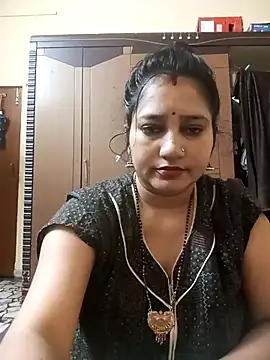 Snapshot of nisha_sweet chatting on 10.08.25 nisha sweet online show from 10.08.25