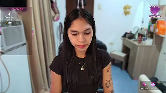 Snapshot of sexloverxxz chatting on 12.23.25 sexloverxxz online show from 12.23.25