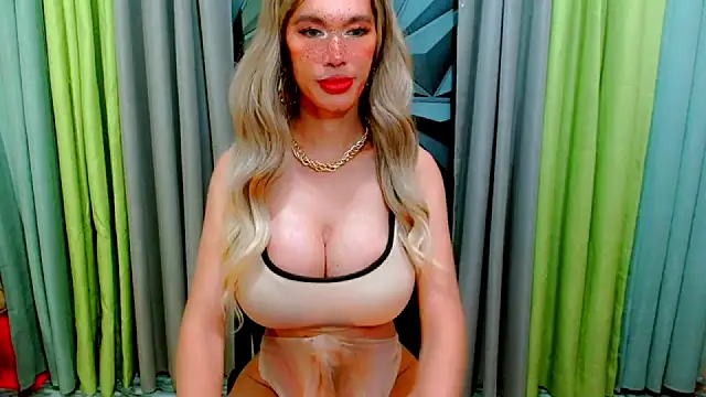 Snapshot of MistresDaBigCOCKxxxxxx chatting on 05.26.26 MistresDaBigCOCKxxxxxx online show from 05.26.26