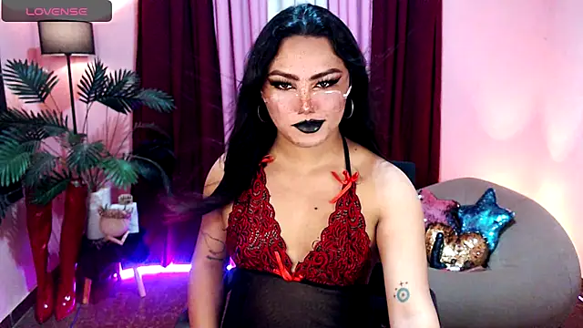 Snapshot of Unique_Maya chatting on 10.18.25 Unique Maya online show from 10.18.25