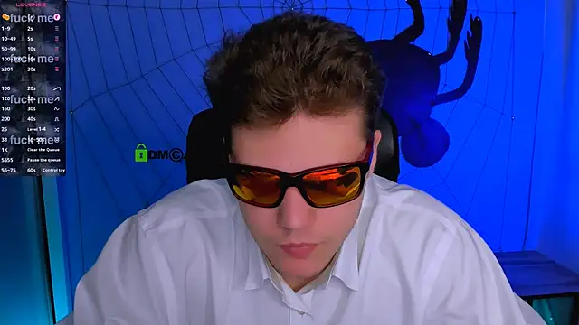 Snapshot of lucas_long_ chatting on 10.28.25 lucas long online show from 10.28.25