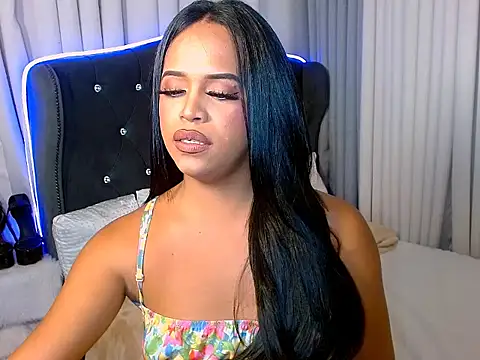 Lorainnelustts online show from 10.10.25