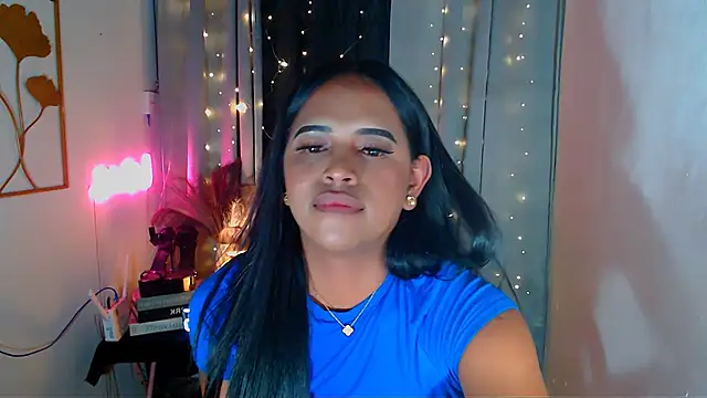Snapshot of Lorainnelustts chatting on 02.23.26 Lorainnelustts online show from 02.23.26