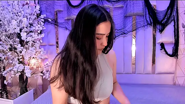 HannaCollins  online show from 11.20.25