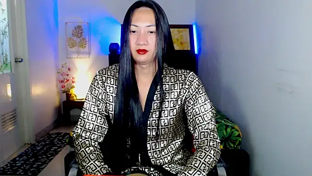 LovelyQueen69 online show from 12.22.25