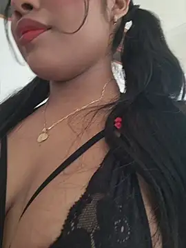 Snapshot of Michell_em chatting on 05.25.26 Michell em online show from 05.25.26