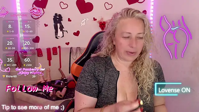 sofiacurvy 45 online show from 12.13.25