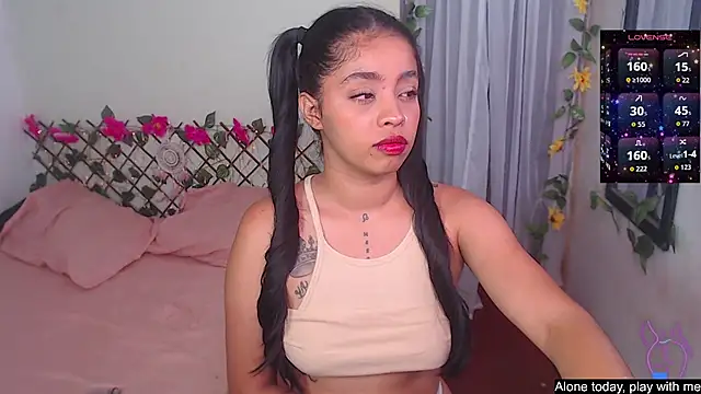 Snapshot of Angie_Lee01 chatting on 11.10.25 Angie Lee01 online show from 11.10.25