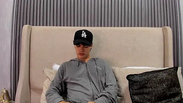 BenitoSaenz online show from 10.12.25