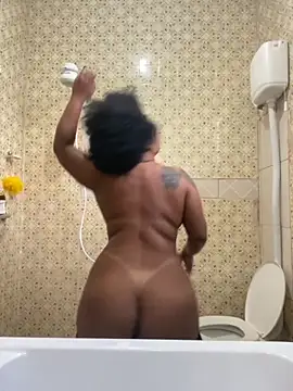 Snapshot of morenaluaa chatting on 09.15.25 morenaluaa online show from 09.15.25