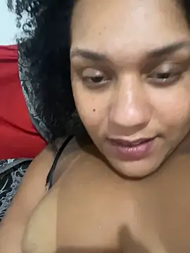 Snapshot of morenaluaa chatting on 09.18.25 morenaluaa online show from 09.18.25