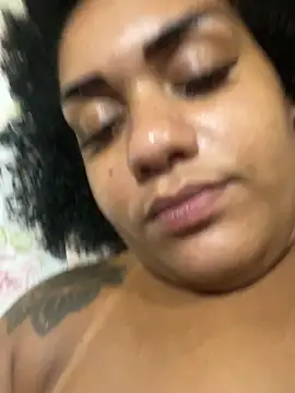 Snapshot of morenaluaa chatting on 10.13.25 morenaluaa online show from 10.13.25