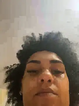 Snapshot of morenaluaa chatting on 11.24.25 morenaluaa online show from 11.24.25