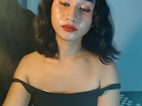 Snapshot of lava_lux chatting on 06.18.26 lava lux online show from 06.18.26