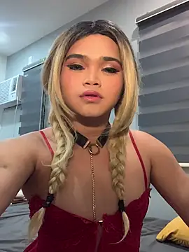 Snapshot of VictoriaL0ve chatting on 11.07.25 VictoriaL0ve online show from 11.07.25