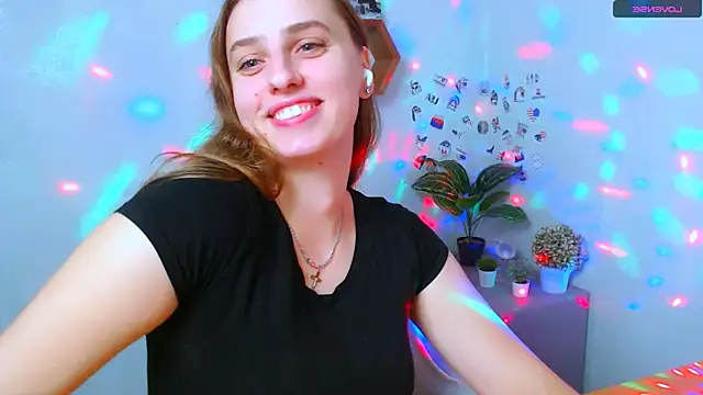 Snapshot of AmandaDimond_ chatting on 10.27.25 AmandaDimond online show from 10.27.25