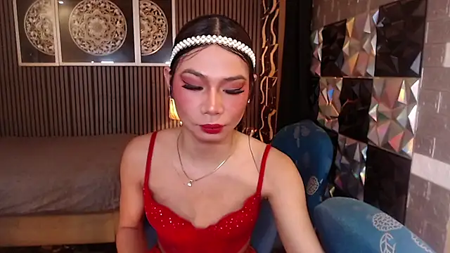 Snapshot of BigCockMaxineTS chatting on 07.11.26 BigCockMaxineTS online show from 07.11.26